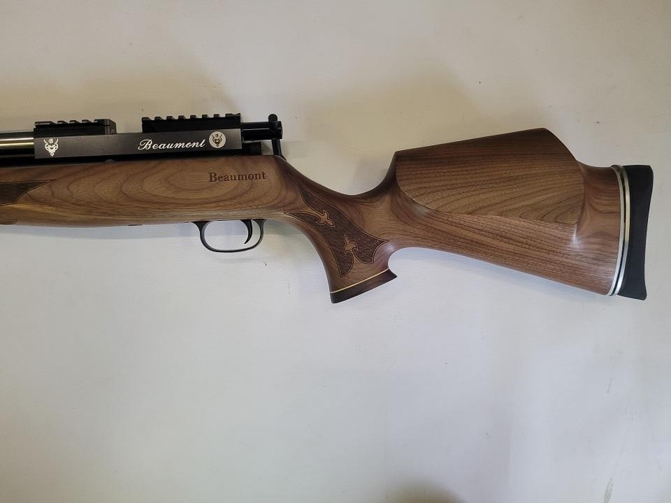 Beaumont  - beaumont beaumont grizzly 8mm 380 joules walnut stock stainless barrel6 2