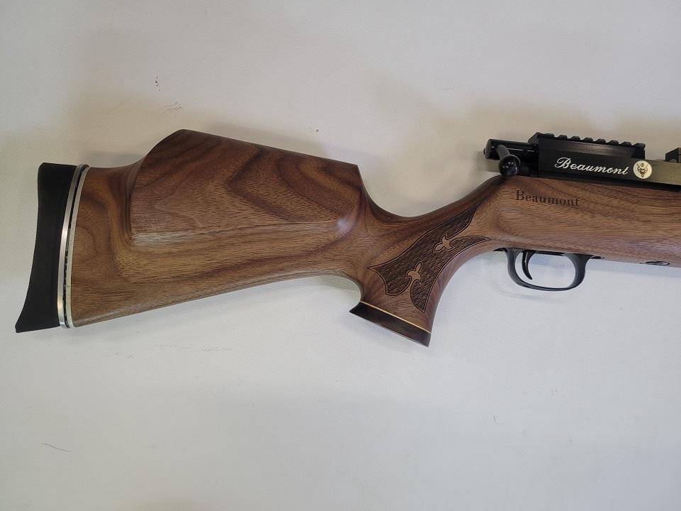 Beaumont  - beaumont beaumont grizzly 8mm 380 joules walnut stock stainless barrel6 4